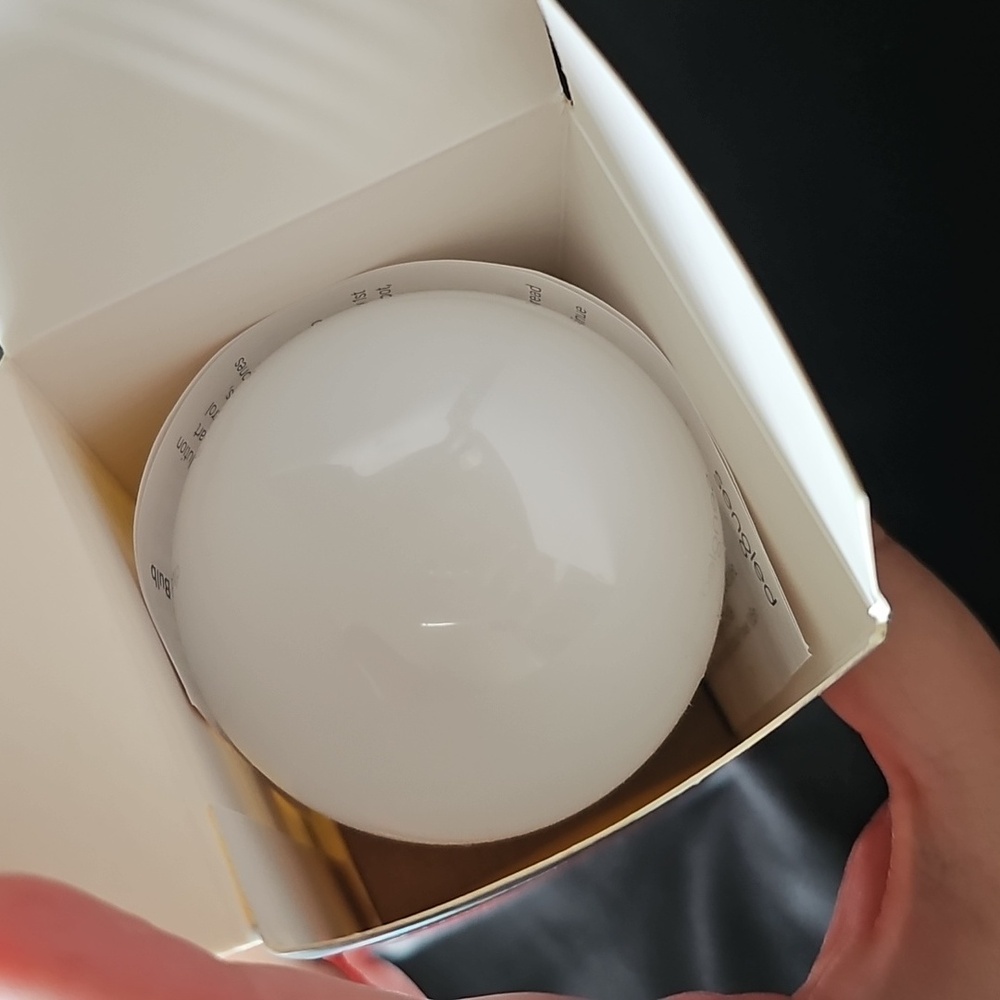 Multicolor Smart LED Light Bulb - Picture 4 of 4